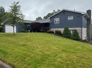 10 Fieldcrest Dr, Wheeling, WV