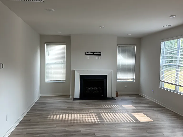 1433 English Oak Dr — Photo 4