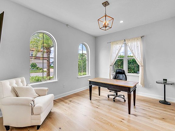 3rd image of 10402 Royal Cypress Way
