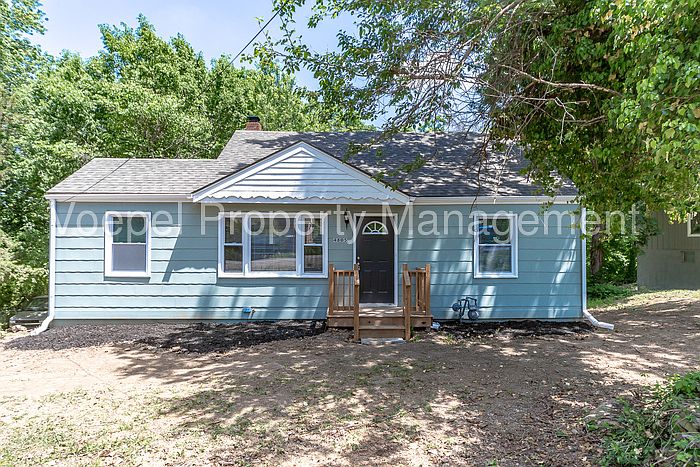 1st image of 4805 Greenway Dr