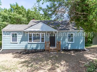 4805 Greenway Dr, Kansas City, MO 64129