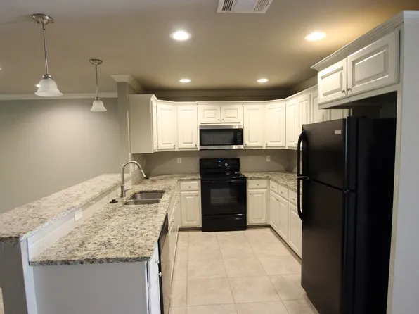 Beautiful 2 Bedroom, 2 Bathroom Townhome In South Tyler Whitehouse Isd! 1/2 Off First Full Month!, 6335 Villa Rosa Way, Tyler, TX 75707