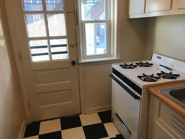 2605 Park Avenue — Photo 18
