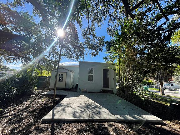 HUGE Private fenced backyard and patio