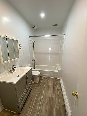 5th image of 223 Columbia St #1