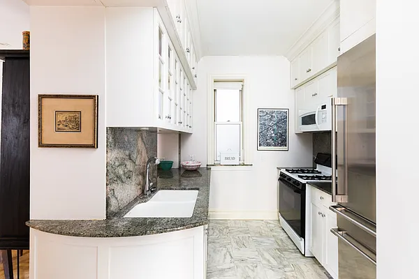 Sold by Compass | media 7