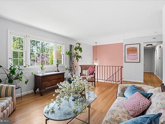 5th image of 10708 Tyrone Dr