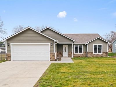 305 S Jefferson St, Spring Hill, KS, 66083