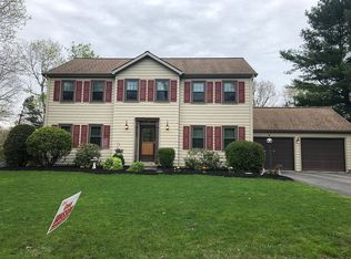 11 Redwood Dr, Glenville, NY 12302