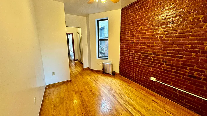 Rented by HOLTON REAL ESTATE INC. | media 13