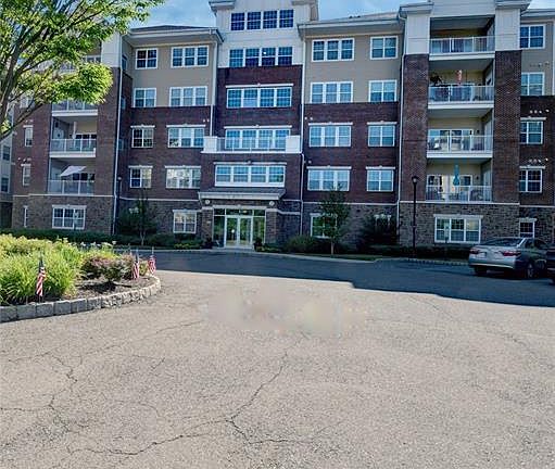 2nd image of 1113 Warren Way #113