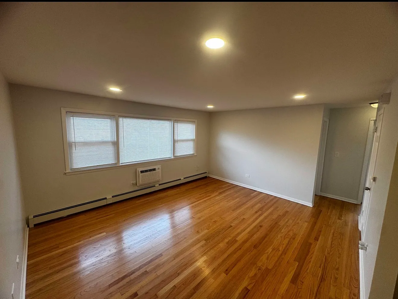 2 bed, 900 sqft, $2,150 — Photo 3