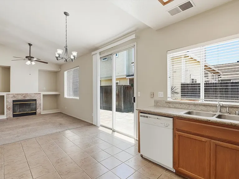 9386 Laguna Pointe Way — Photo 17