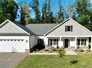 1240 Gladden Cir, Forest, VA