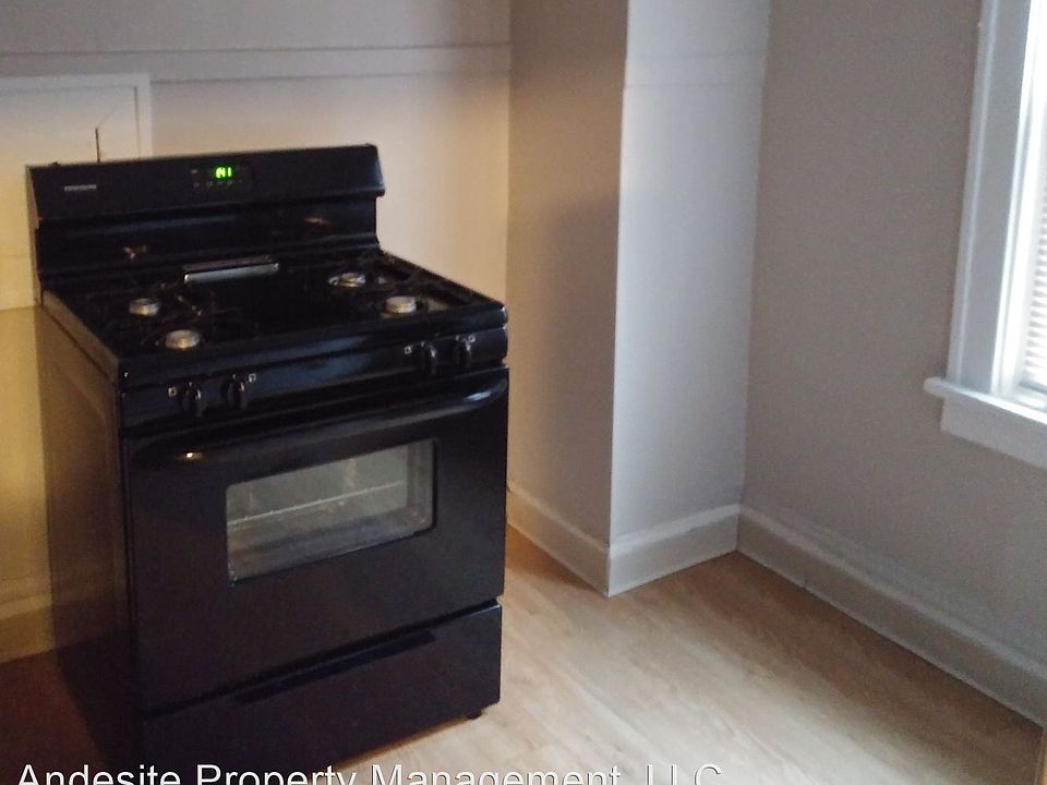 2nd image of 2073 Broadview Rd #2
