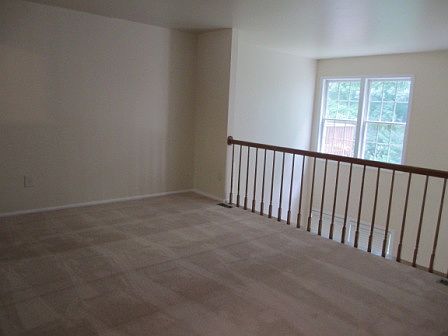 4th image of 1049 Wingate Ct