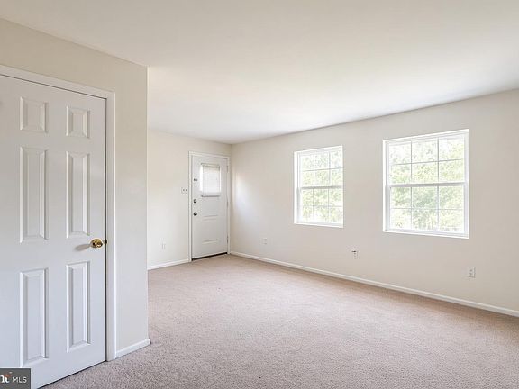3rd image of 1728 Borbeck Ave