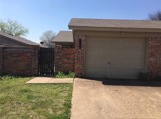 10265 Aurora Dr, Fort Worth, TX 76108
