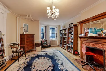 Rented by AAU Real Estate Advisors