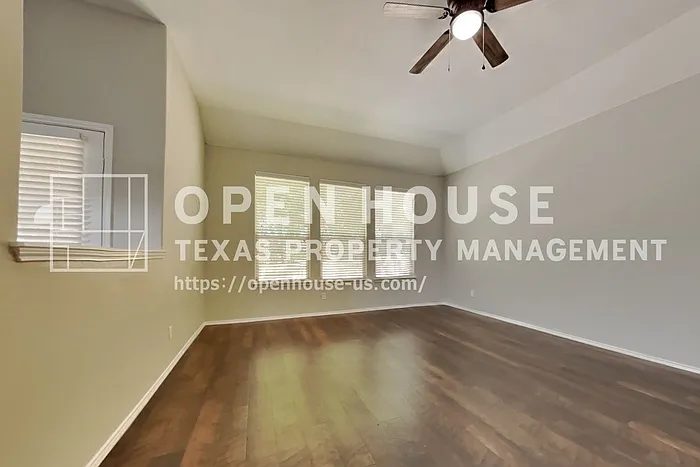 3 bed, 2.0 bath, 2044 sqft, $2,425 — Photo 4