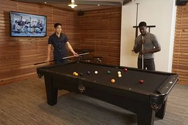 Rented by EXR | media 33