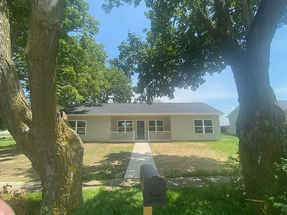 304 S Elm St