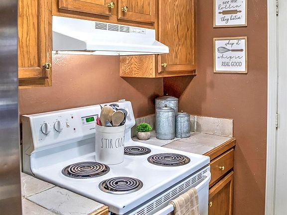 2nd image of 5115 Whispering Hills Dr