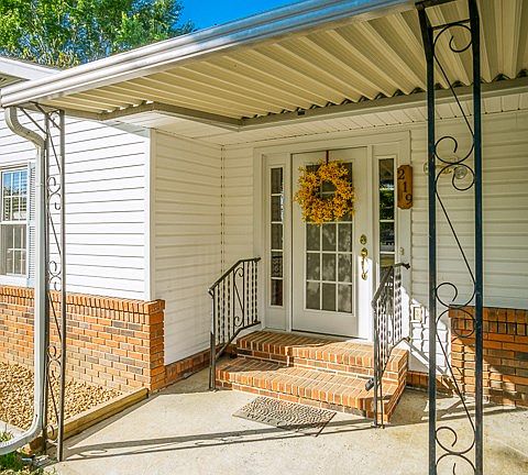 4th image of 219 Poplar Grove Ln