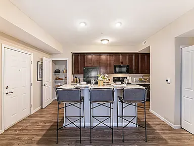 Residence at Cook's Pointe — Photo 8