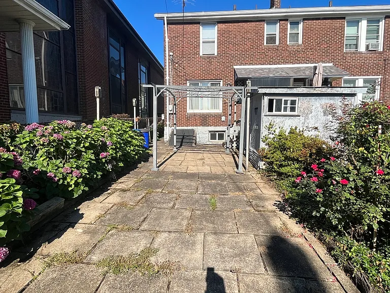 3264 Parkview Ave — Photo 14