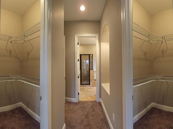 5th image of 2009 Fountainebleau Ct