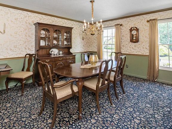 5th image of 9240 Behner Cir