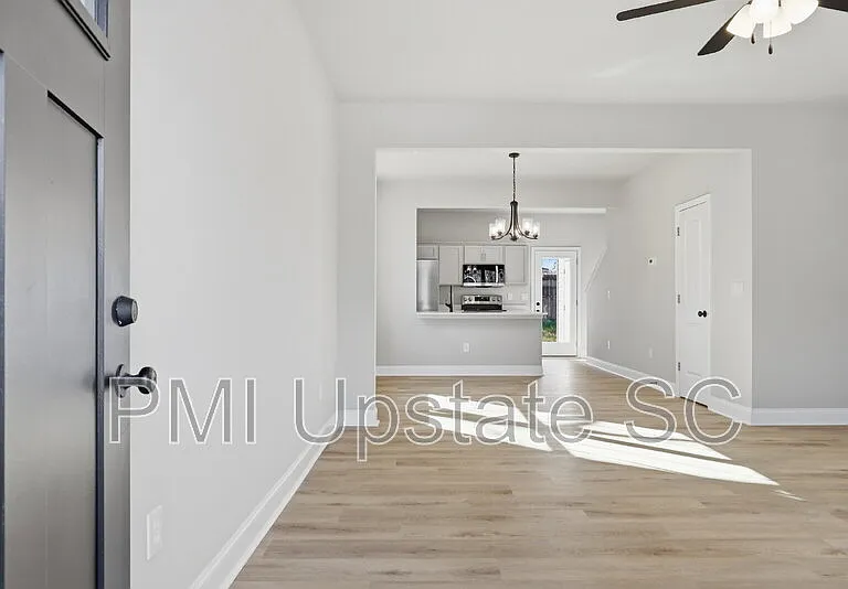 107 Virginia Ave — Photo 4