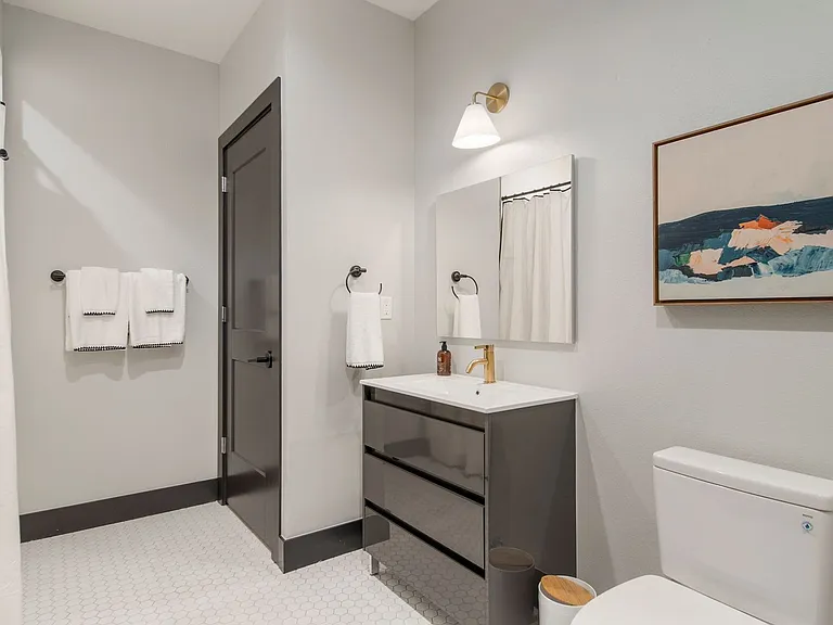 One Eleven Greenwood - Save Up to $500 OFF Your 1st Month's Rent! Move-In Deadlines Apply, Apply ... — Photo 36