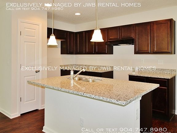 4th image of 8805 Cocoa Ave