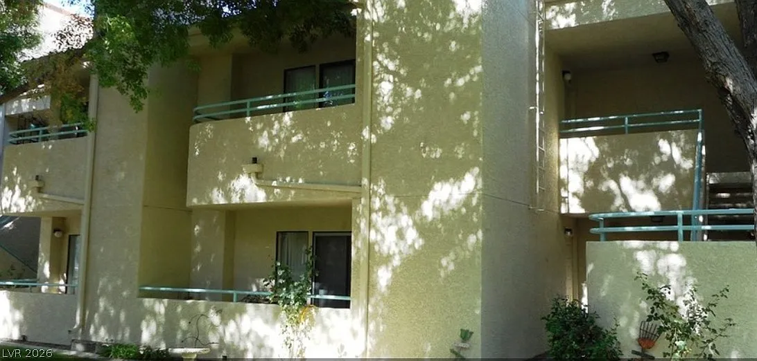 2 bed, 2.0 bath, 1068 sqft, $1,250 — Photo 1