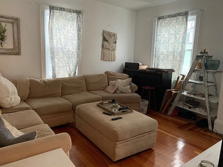16 Falkland St #2 — Photo 4