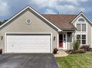 892 Little Creek Dr, Perrysburg, OH