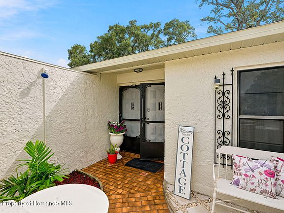 4th image of 5431 Alderwood St