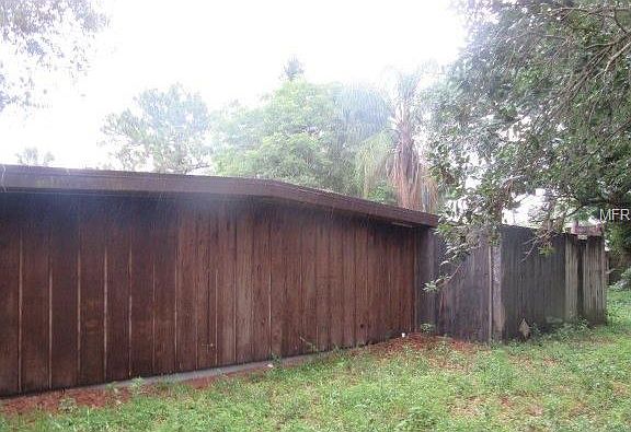 2nd image of 101 E 27th St