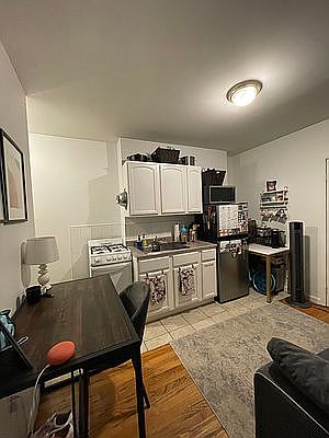 1st image of 138 Orchard St #7R