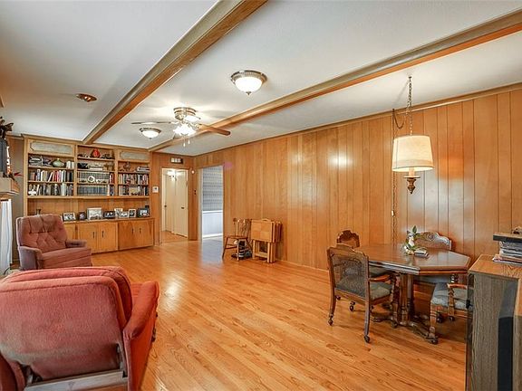 4th image of 7929 Woodstone Ln