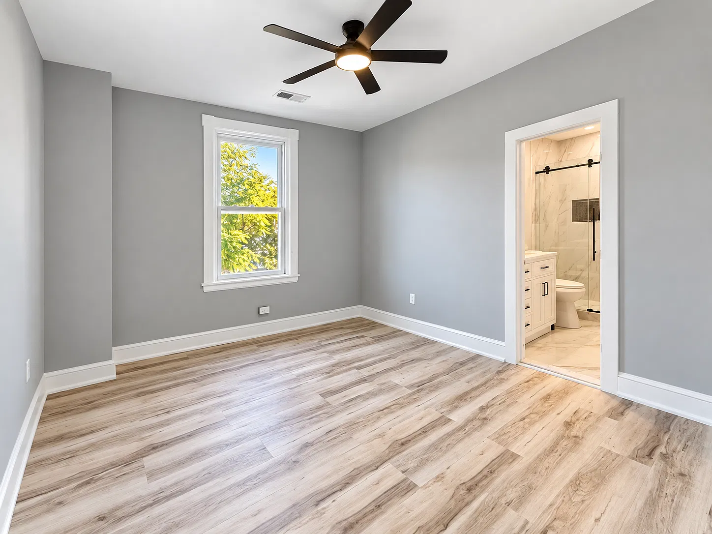 4 bed, 3.5 bath, 2480 sqft, $5,995 — Photo 3