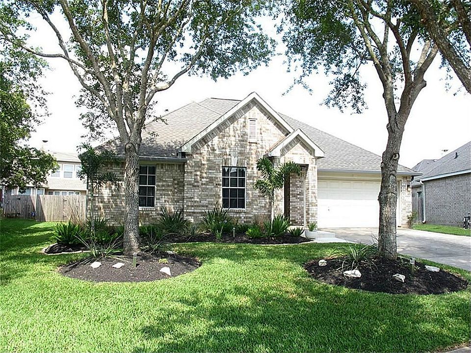 1st image of 4915 Falls Cir