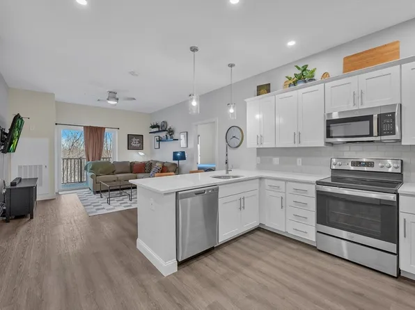 3308 Briarwood Vlg #3308, Clinton, MA 01510