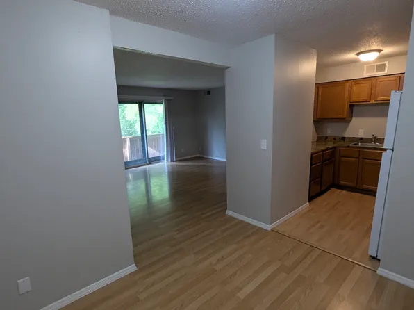 2553 Brush Ct APT C, Saint Louis, MO 63125