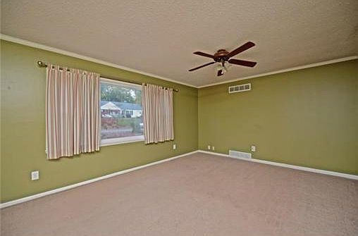 3rd image of 7621 Rainbow Dr