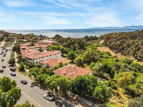 3rd image of 229 Palos Verdes Dr W