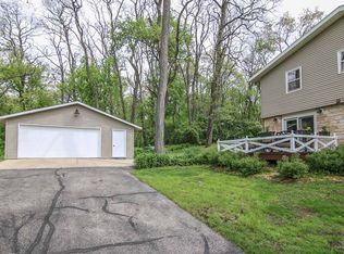 1871 Kelly Hill Rd, Verona, WI 53593