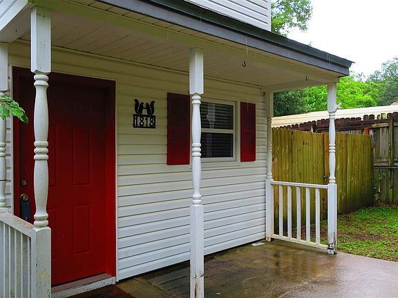 2nd image of 1818 Lilac Dr
